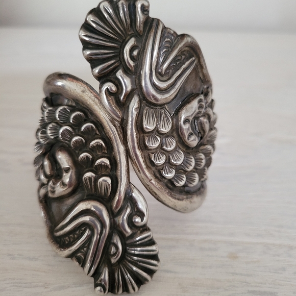Stunning Pre-1940 Quetzalcoatl Repoussé Clamper Bracelet - Taxco - Picture 2 of 9